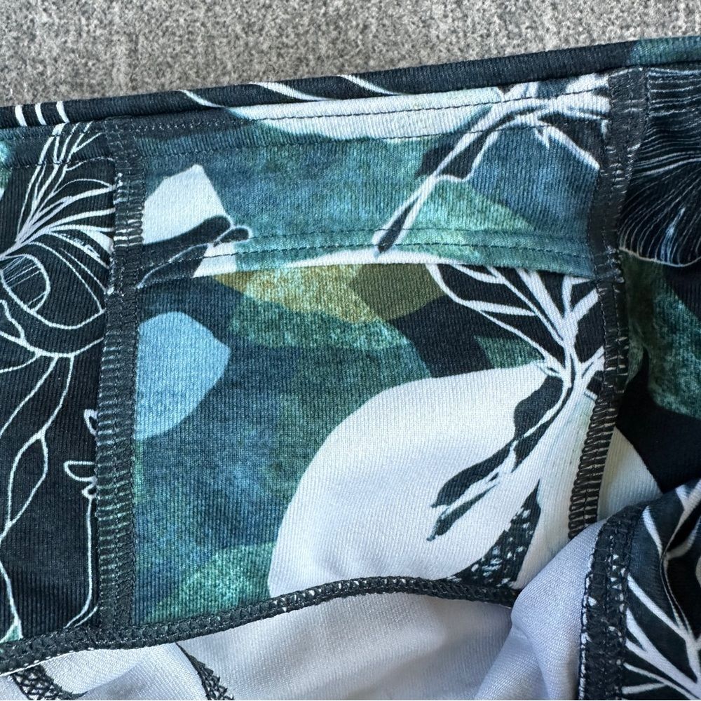 NWT Athleta Leafy Floral High Rise Tropical Mesh Chaturanga 7/8 Leggings XS - Picture 10 of 16